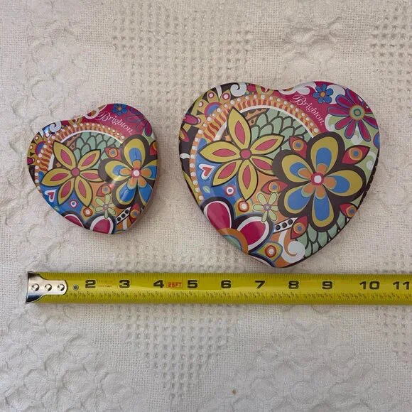 Brighton Tins (2) - 1Large; 1small - Flowers - Picture 2 of 5